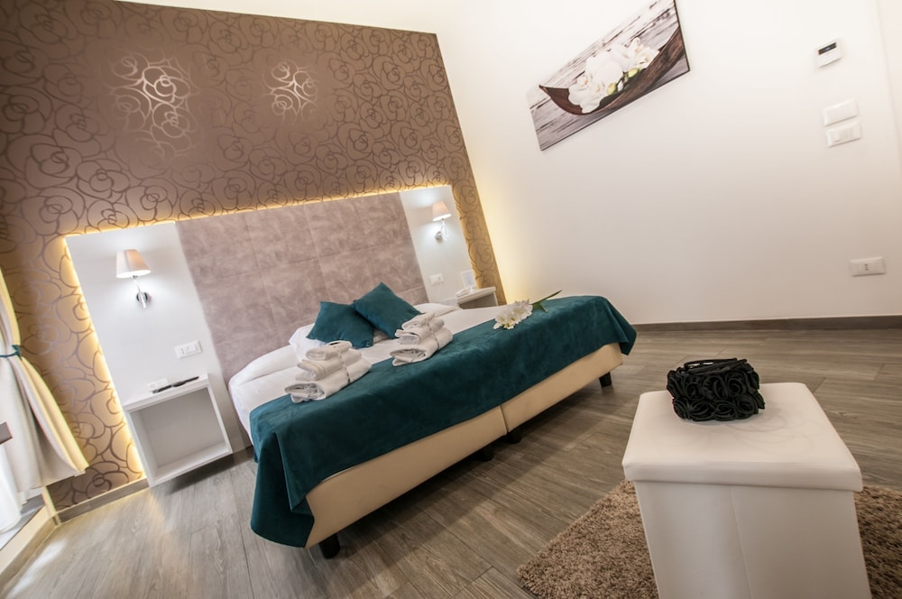 Elenoire Rooms & Suite 12/48