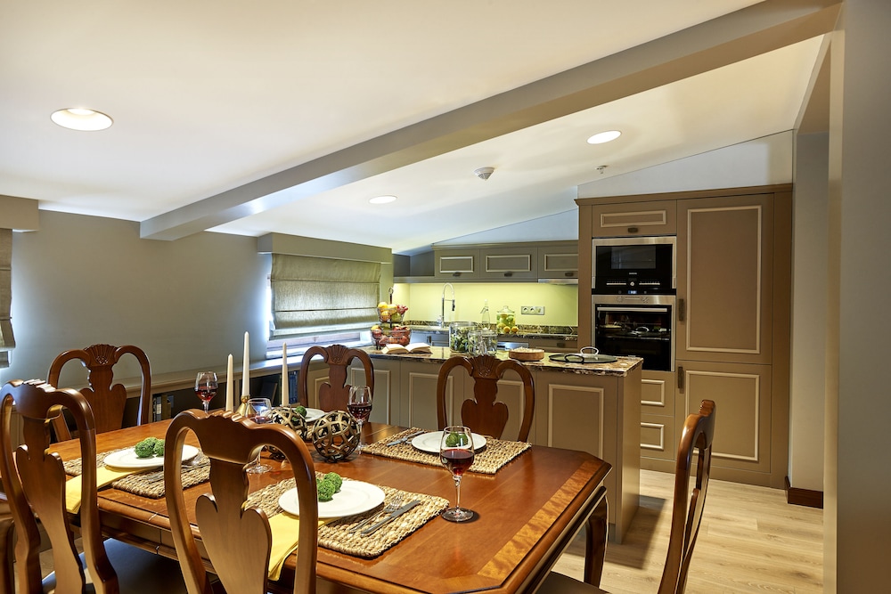 Renata Boutique Hotel 33/41