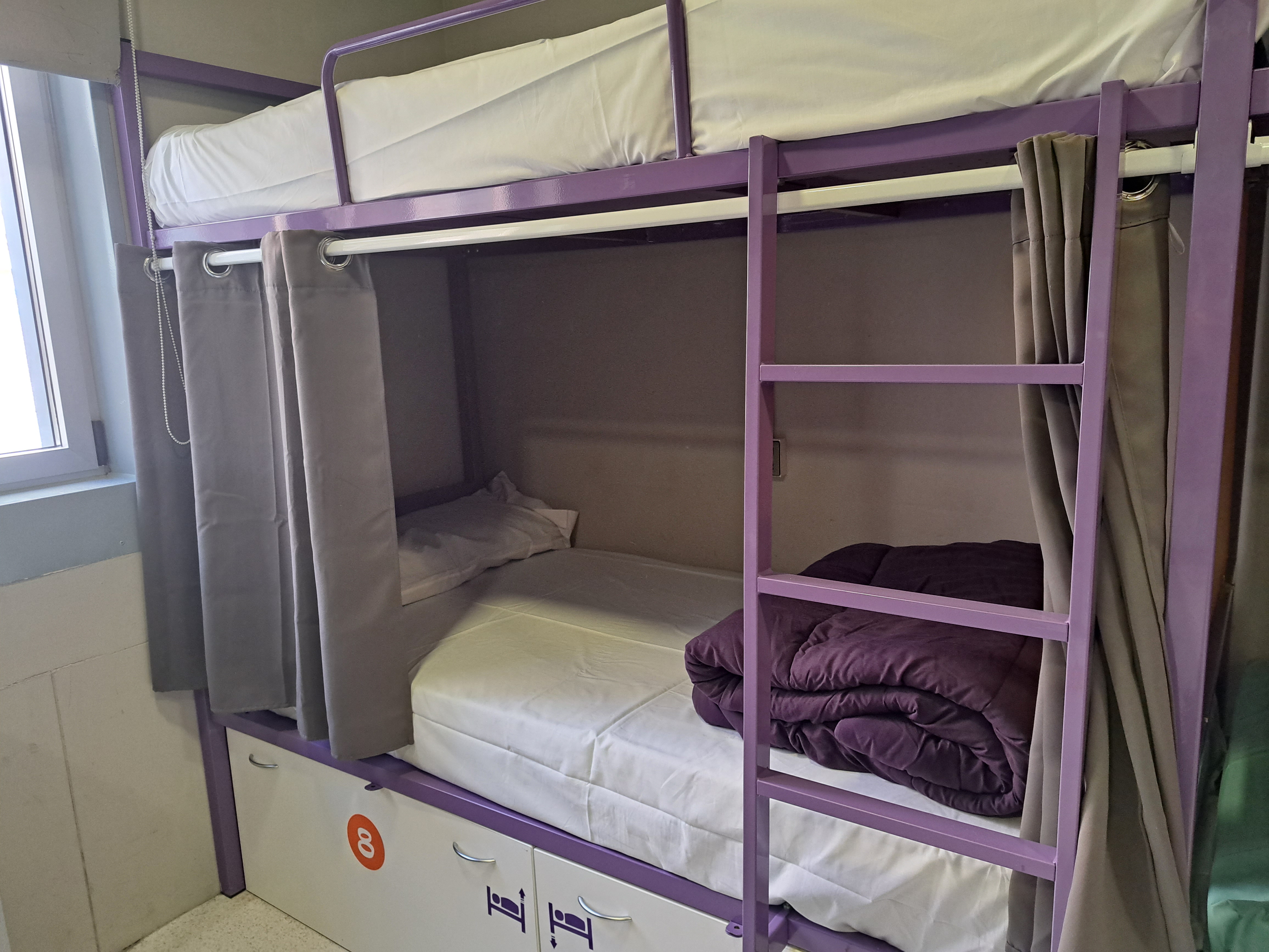 Scout Madrid Hostel 12/30