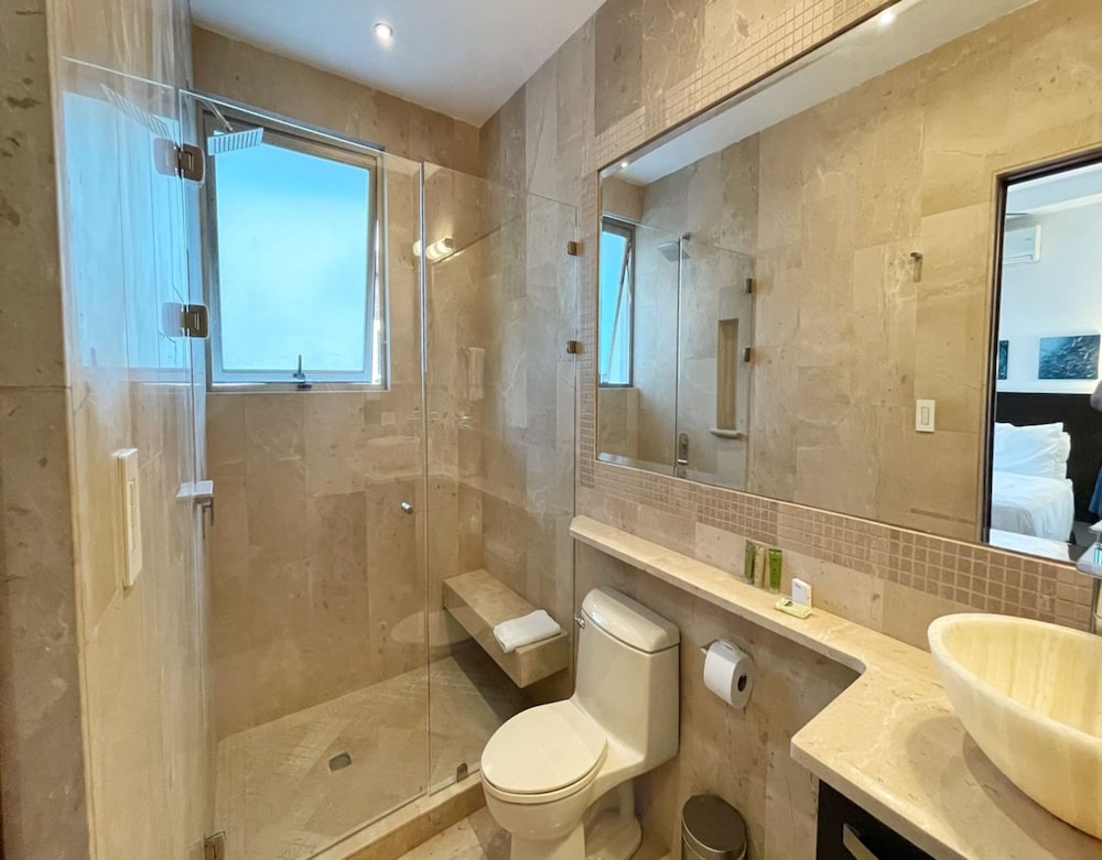 Sky Penthouses At Oceano 50/50