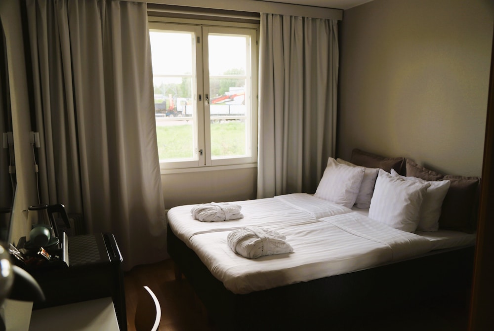 Hotel Jokipuisto 22/74