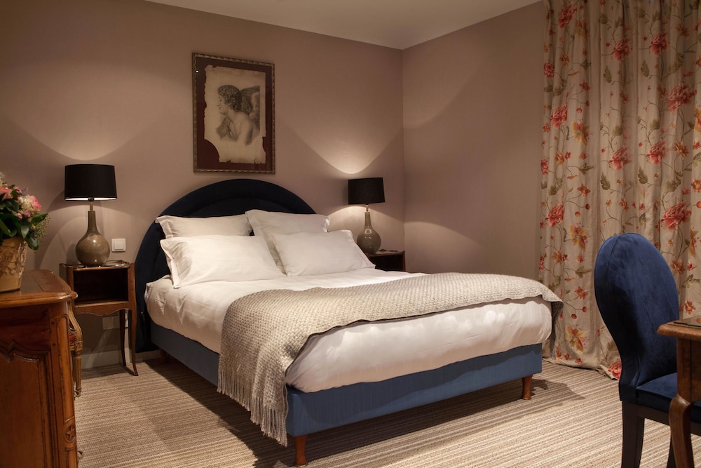 Hotel de Londres 10/33