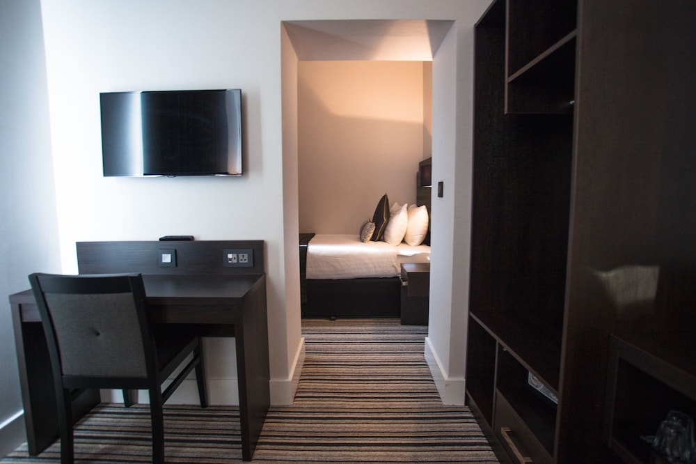 The W14 Kensington 24/30