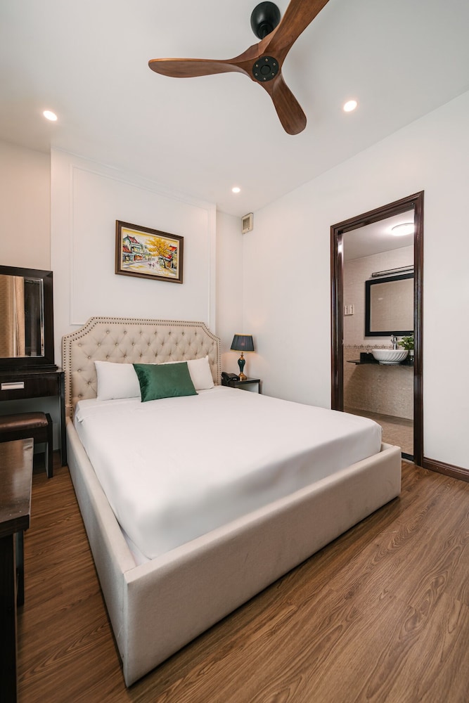 OYO 518 Chariot Hotel 12/50