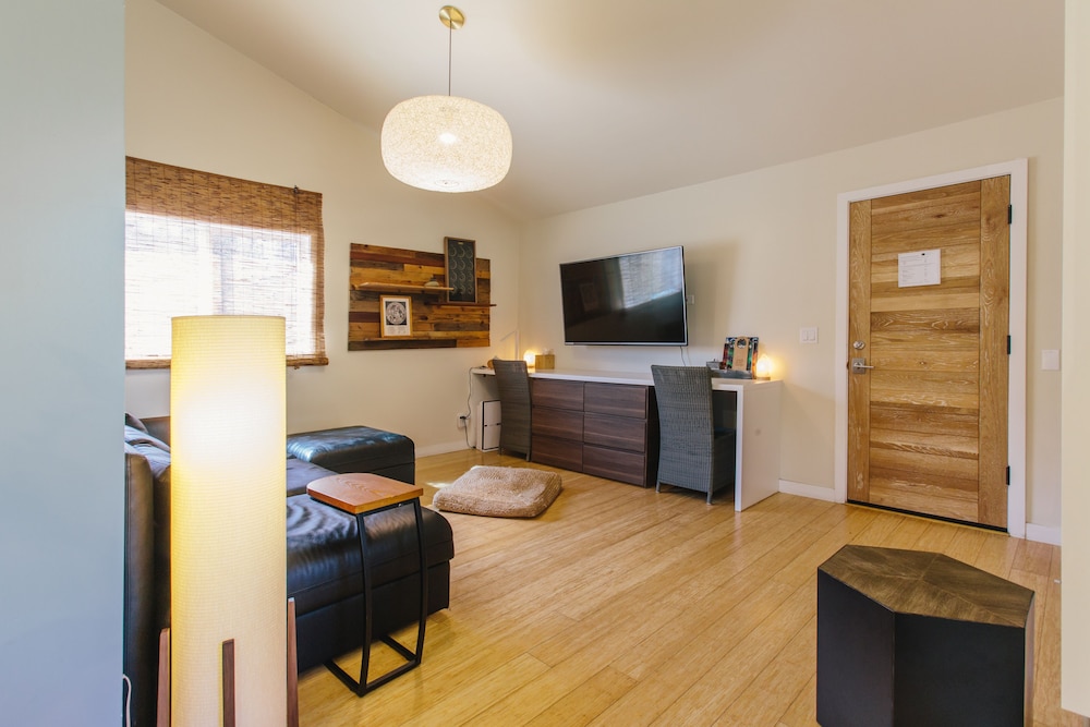 Inn at Moonlight Beach 46/75