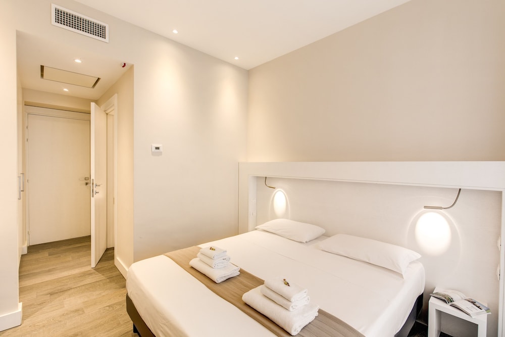 ECCE ROMA SUITES 11/47