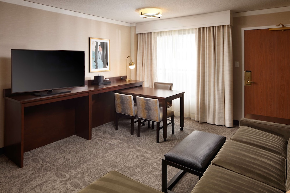 Embassy Suites Tysons Corner 42/44