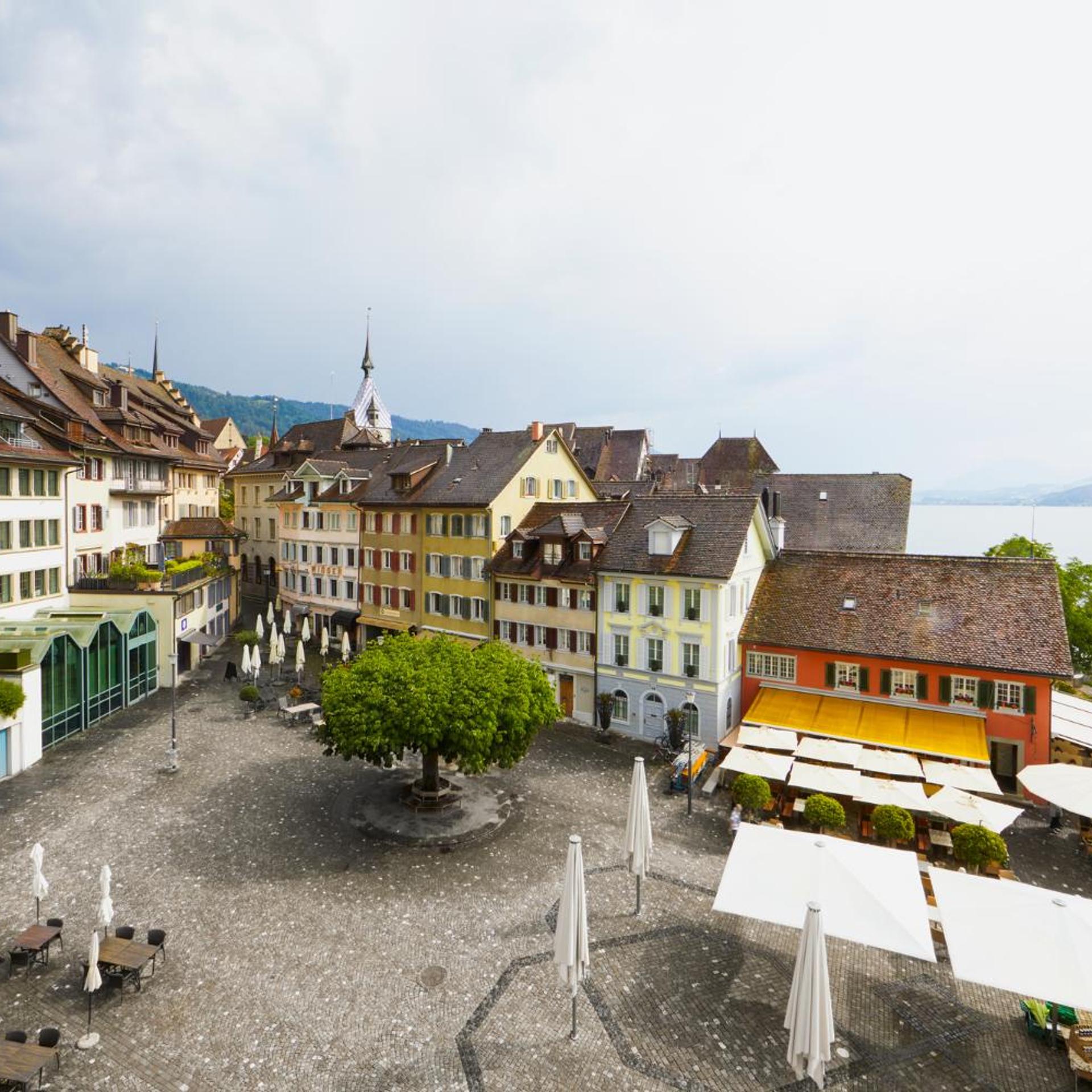 Hotel Lowen Am See 30/33
