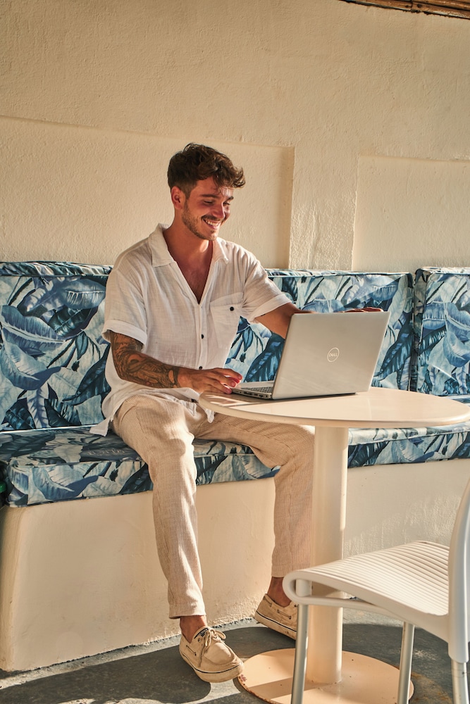 Perla de la Playa Beachfront Hotel 30/48