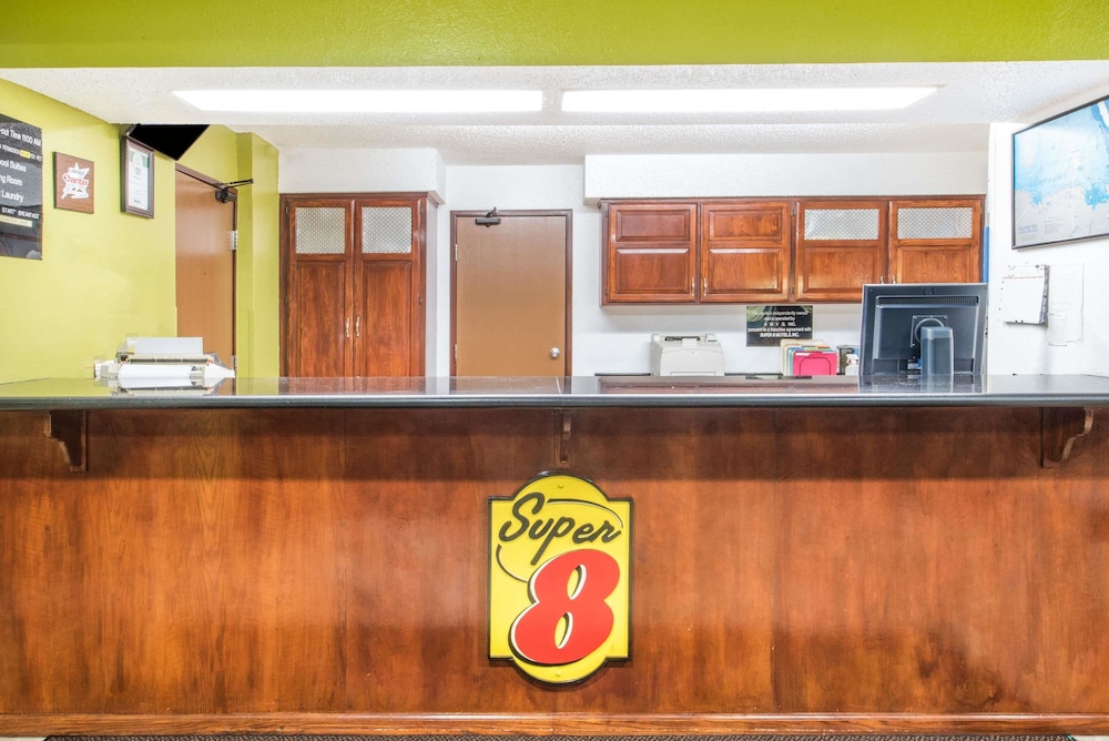 Super 8 by Wyndham Harlingen TX 5/33