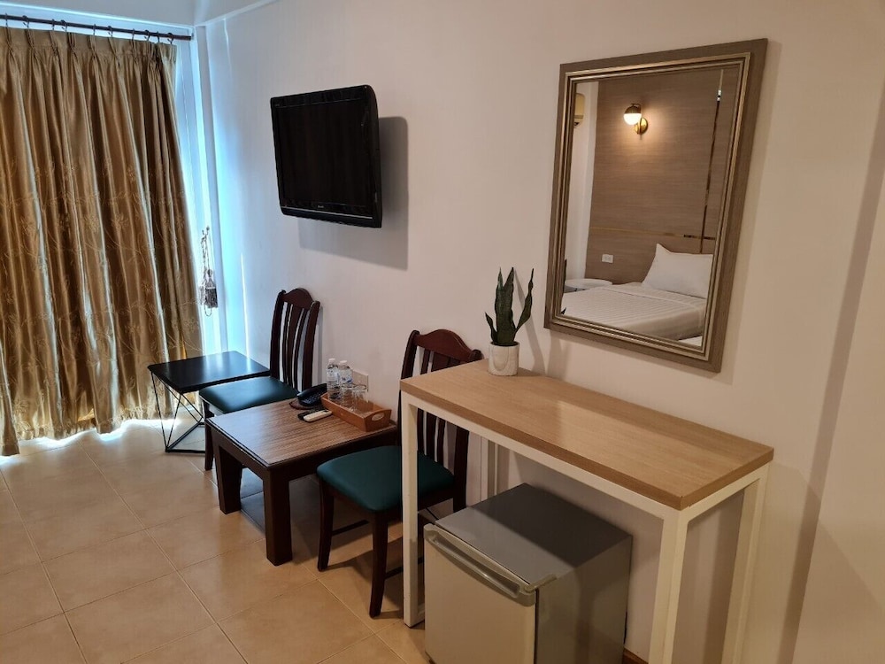 Opal House 24/42