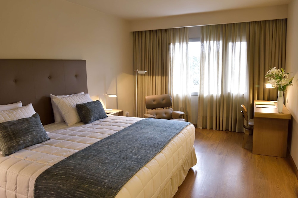 STANDARD, KING BED