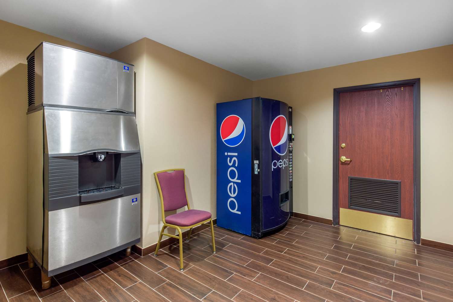 Comfort Suites Seaford 8/35