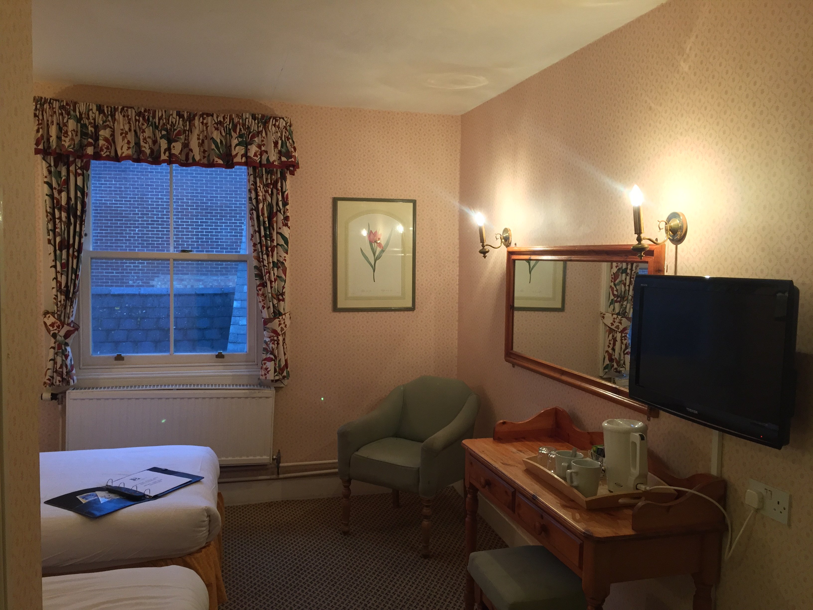Brook Red Lion Hotel 35/49