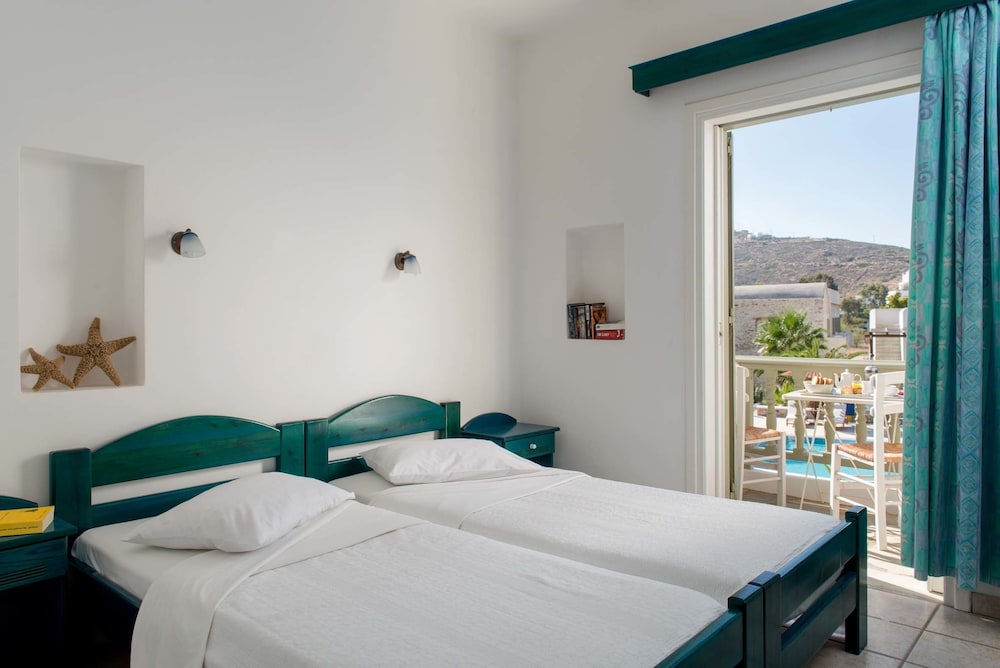 Yialos Ios Hotel 24/64