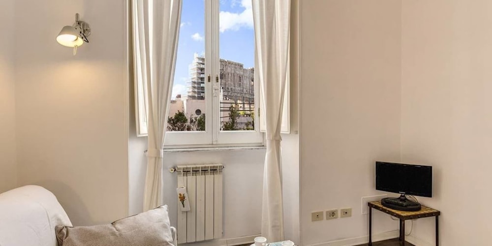 Colosseo view Suite 10/24