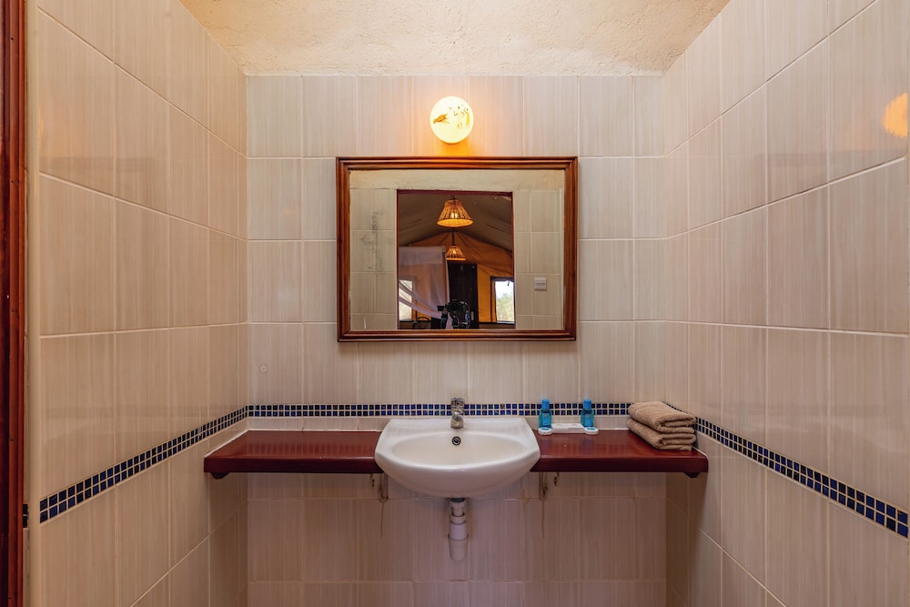 Sentrim Tsavo Lodge 42/42