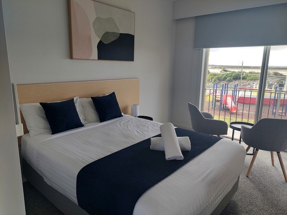 Scamander Beach Resort Hotel 18/49