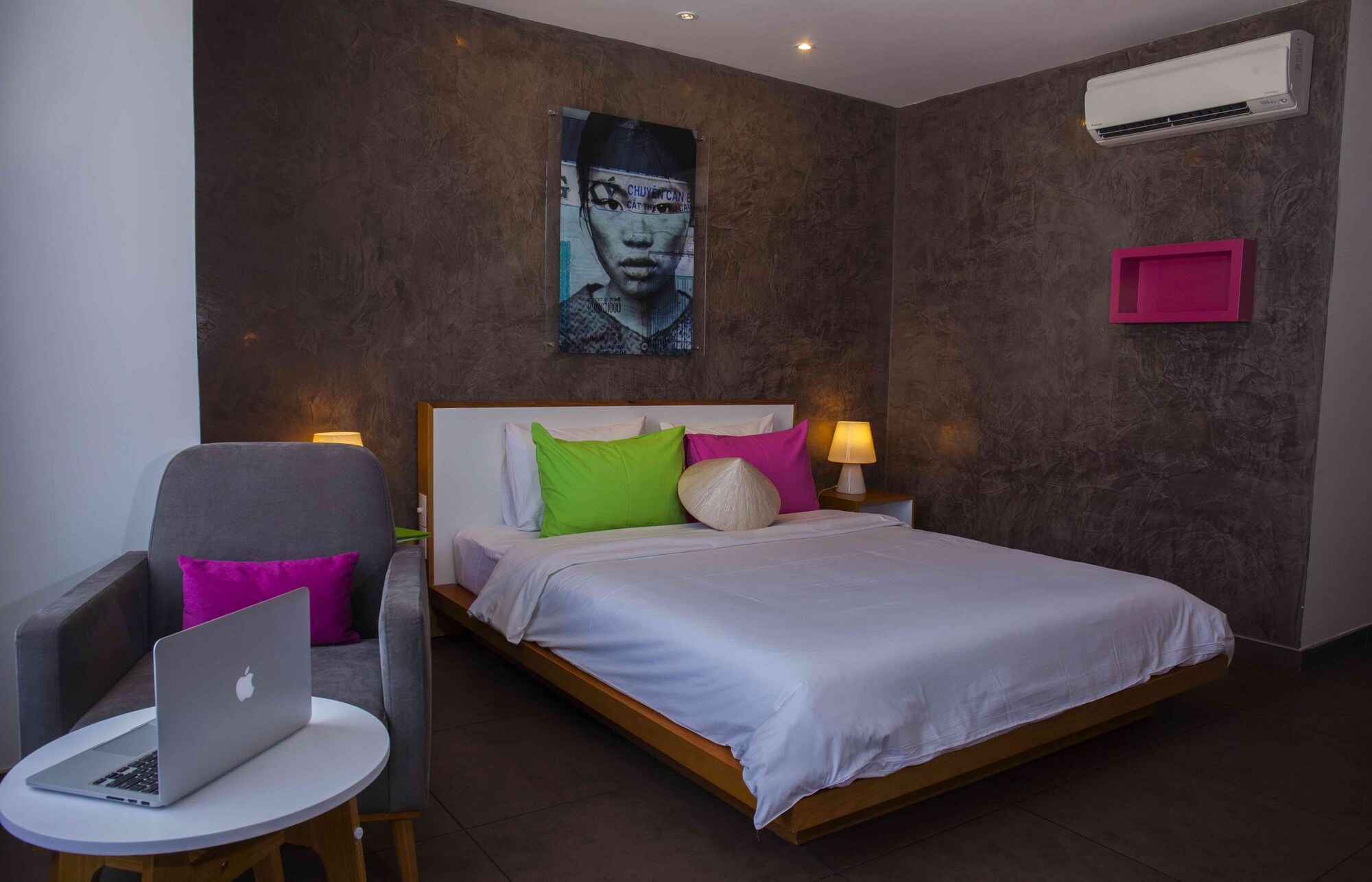 غرفة ديلوكس ثلاثية بسرير مزدوج وسرير فردي بإطلالة على المدينة، G8 Center Hotel Saigon 8/10