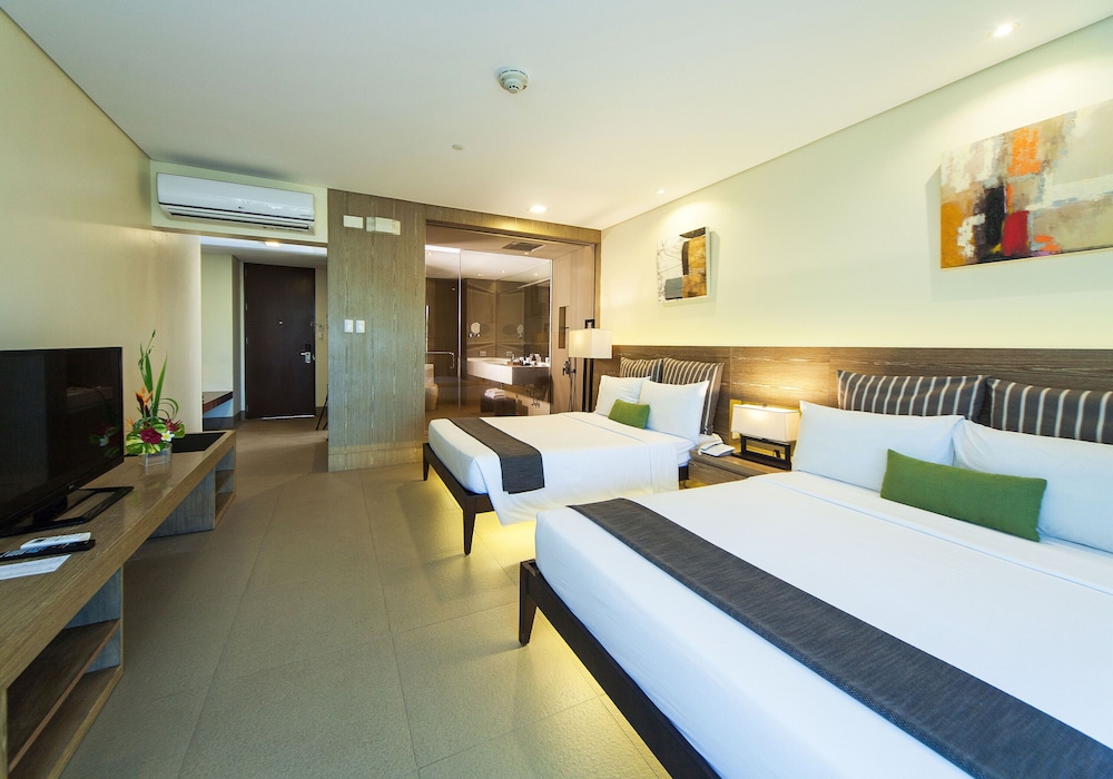Fairways And Bluewater Newcoast Boracay 22/76