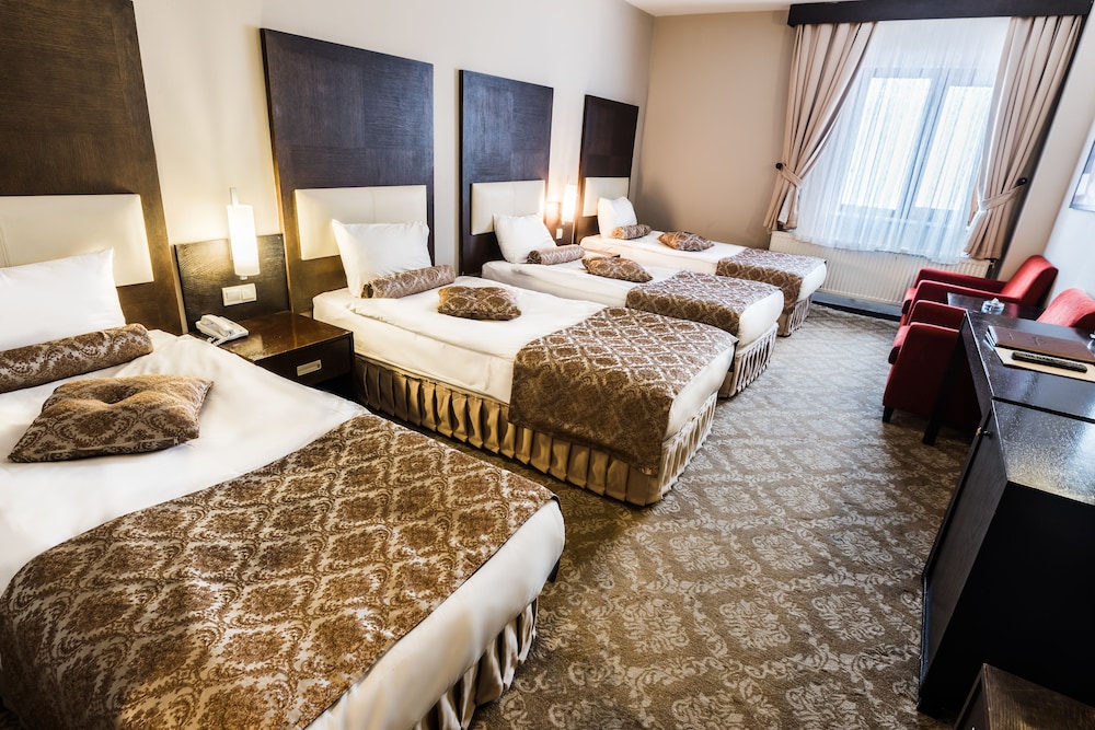 Karinna Convention And Spa 16/55
