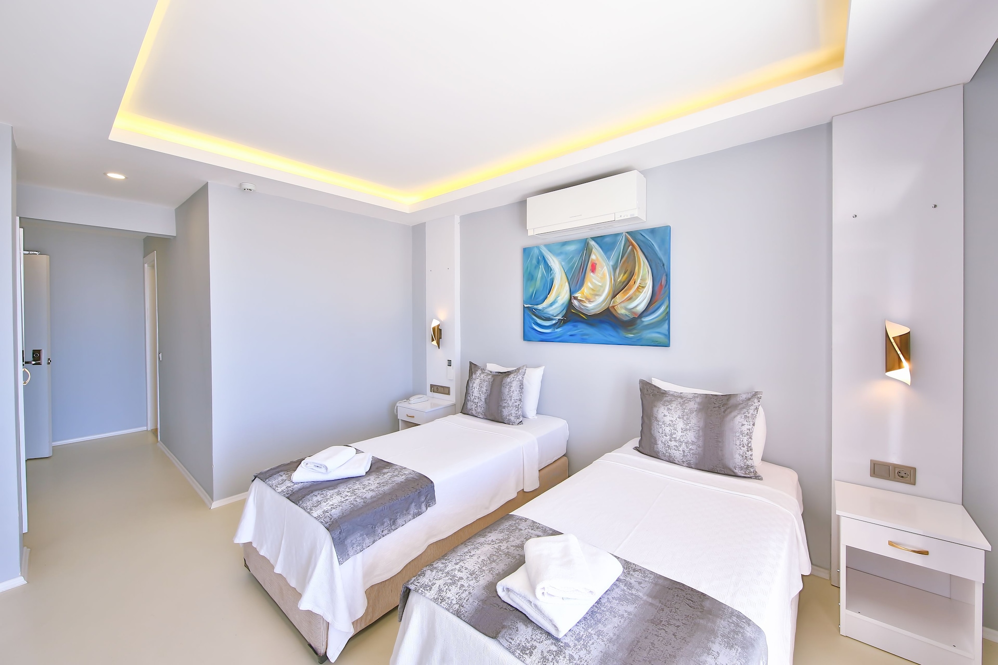 ROOM, TWIN BEDS, SEA VIEW