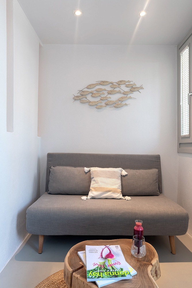 Paros Comfy Suites 27/50