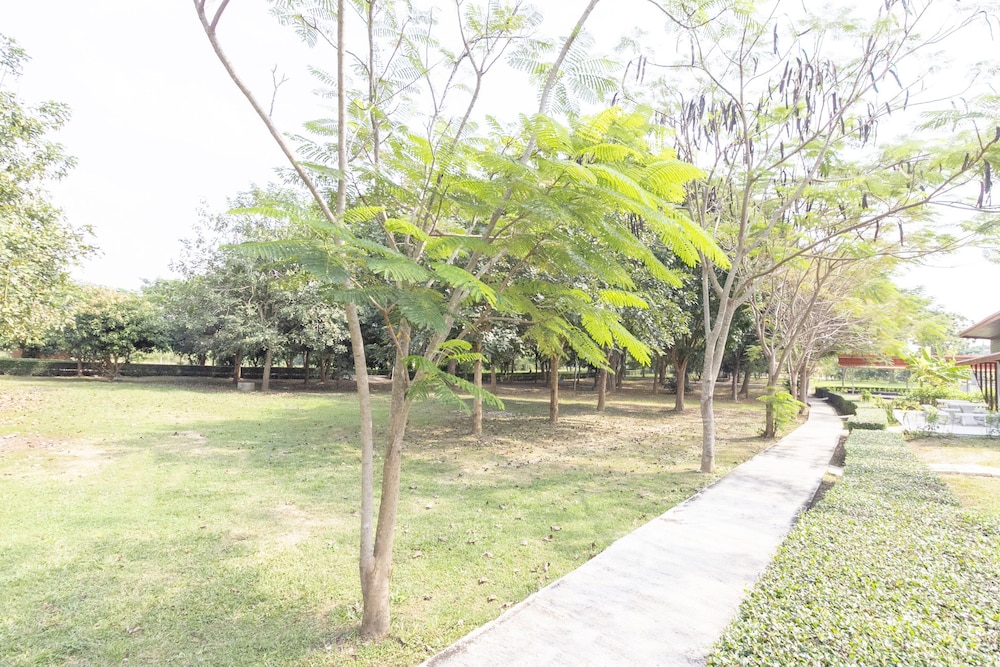 OYO 75359 Thaiburi Thara Resort 33/43