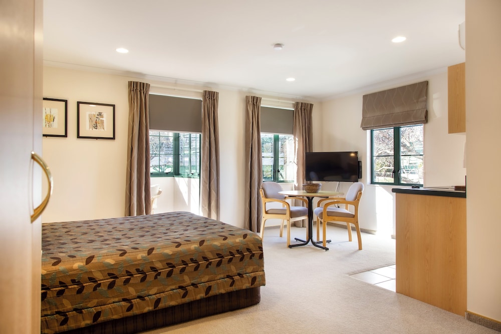 Greenlane Manor Motel 25/57