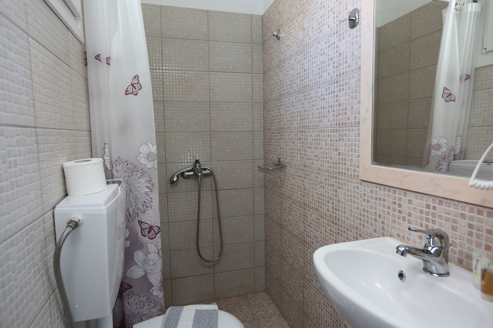 Kastro Hotel 49/50