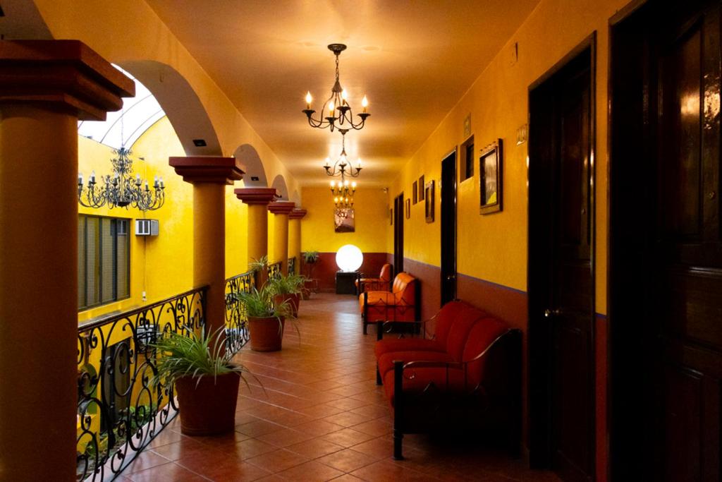 Hotel Posada Dona Alicia 38/50