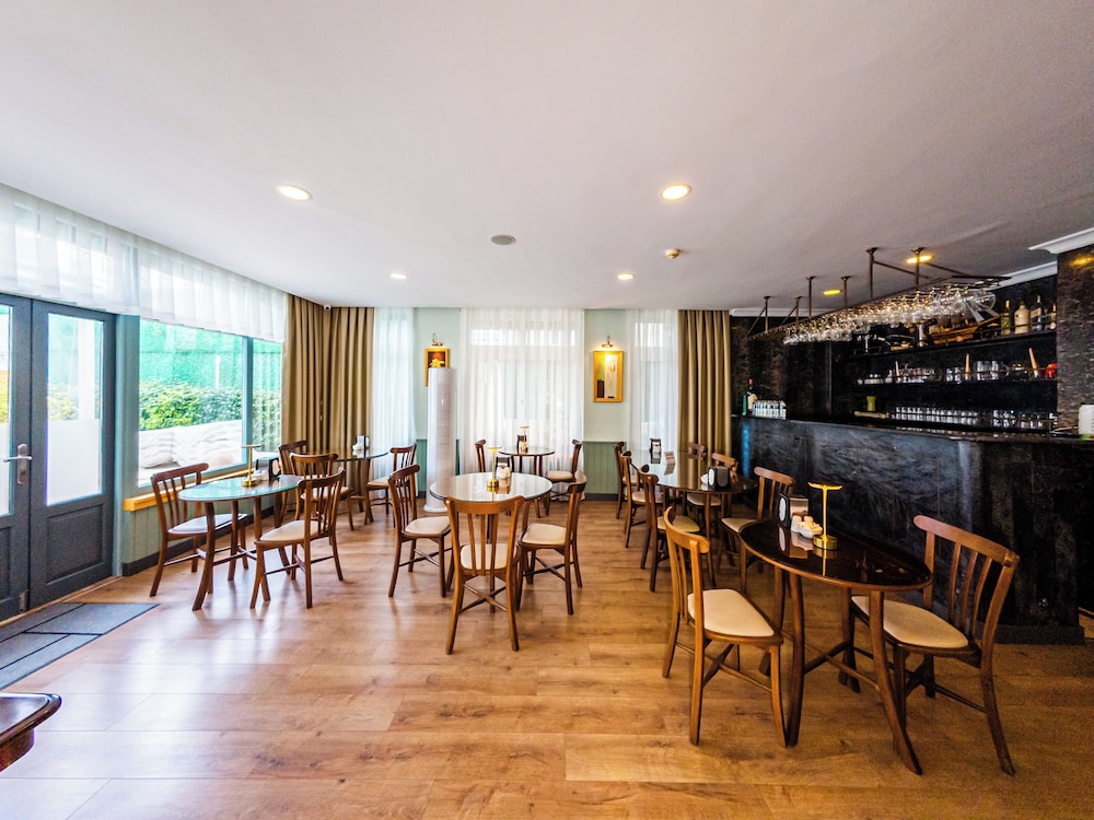 Triana Hotel 57/65