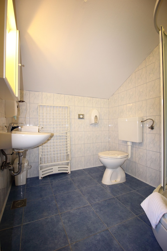 Bacan Serviced Apartments 23/64