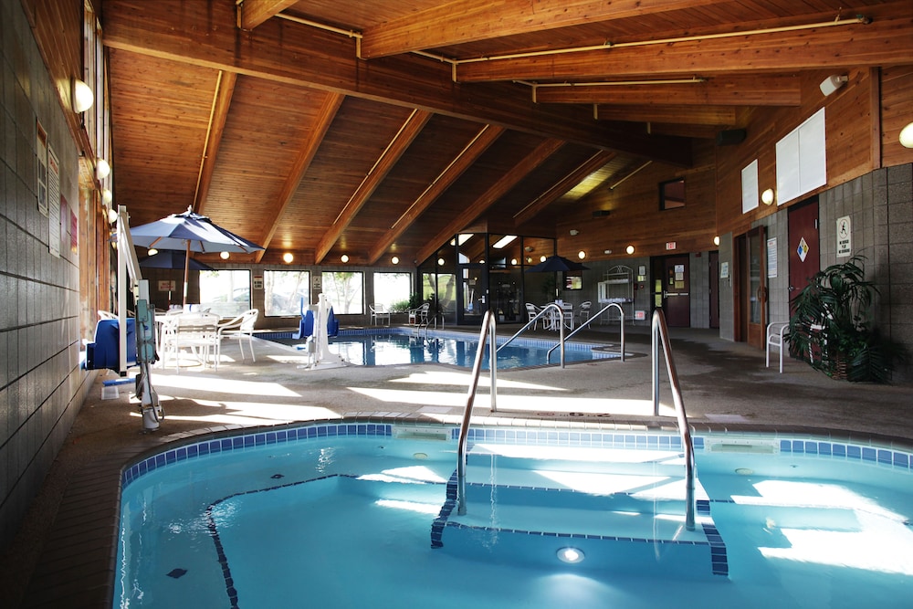 Red Lion Inn & Suites Grimes 17/29