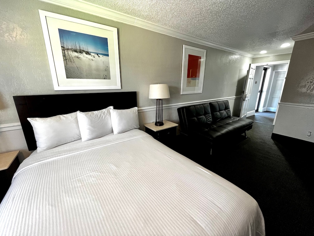 At Home Inn And Suites Pensacola 30/80