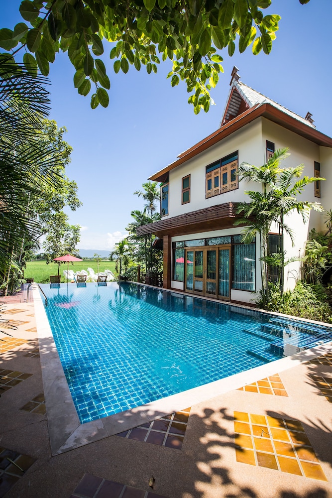 Phusanfah Resort in MAE TAENG