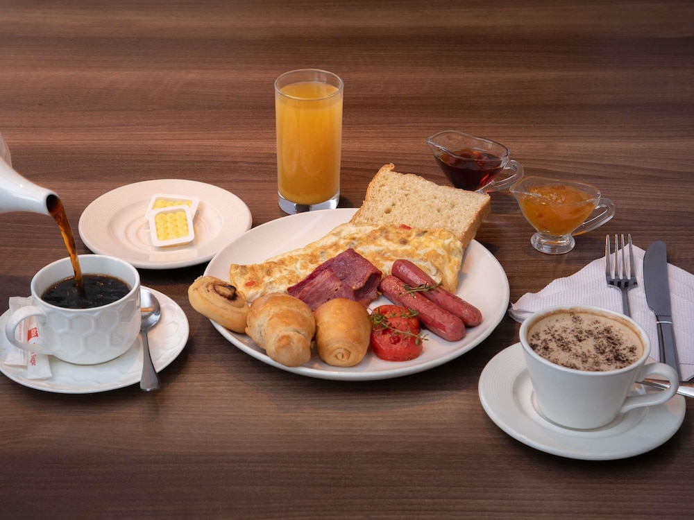 Ibis Lagos Ikeja 65/74