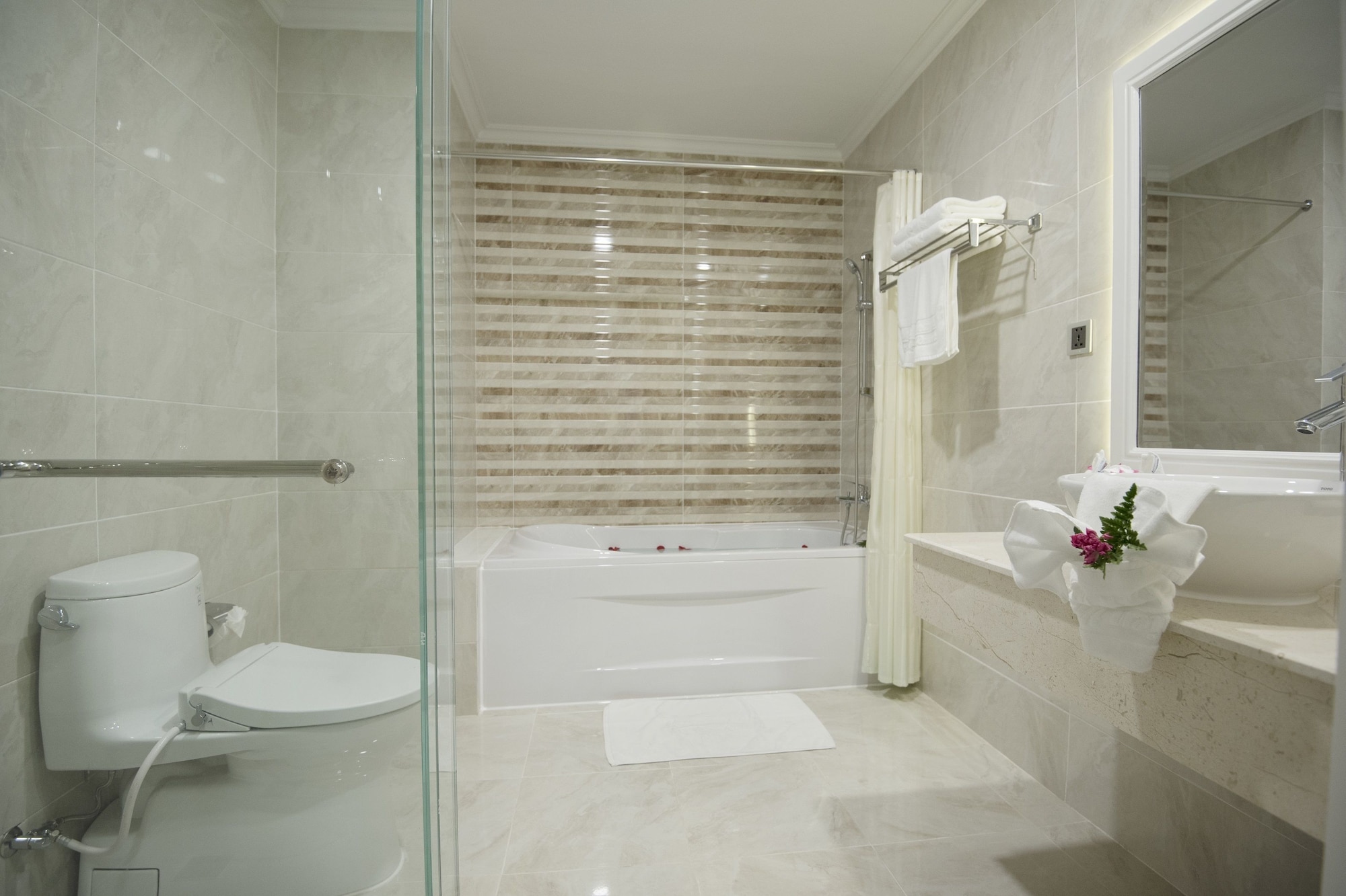 Luxury, Bungalow, King Bed, Thien Thanh Resort 5/8