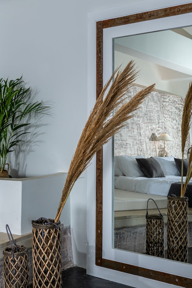 Andronis Luxury Suites 58/78