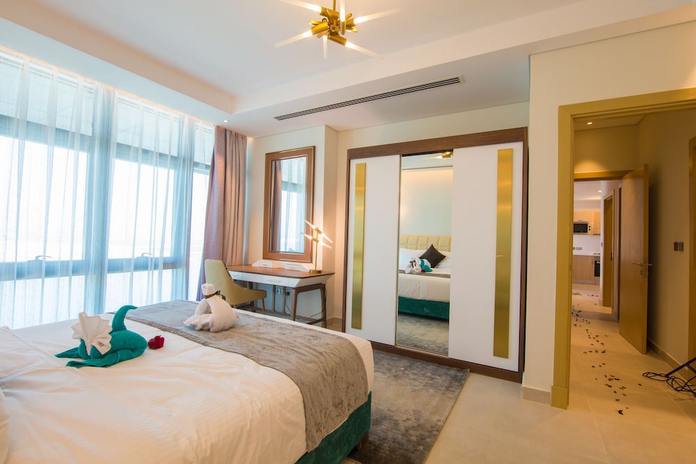 Waterfront Hotel Apartment 22/54