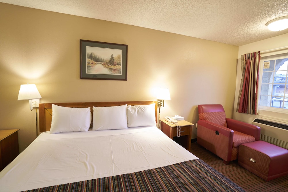 Skyway Inn SeaTac 16/58