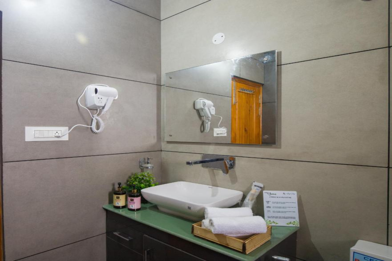 Alaya Stays 5 BHK with Hill View Querencia 18/18