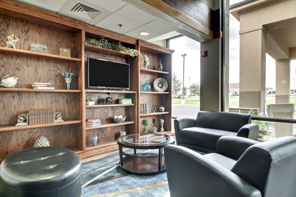 Holiday Inn Express Marshfield (Springfield Area) 27/34