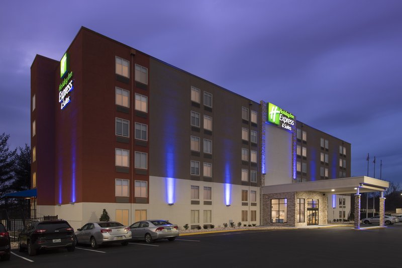 Holiday Inn Express Suites College Park University Area 1/15