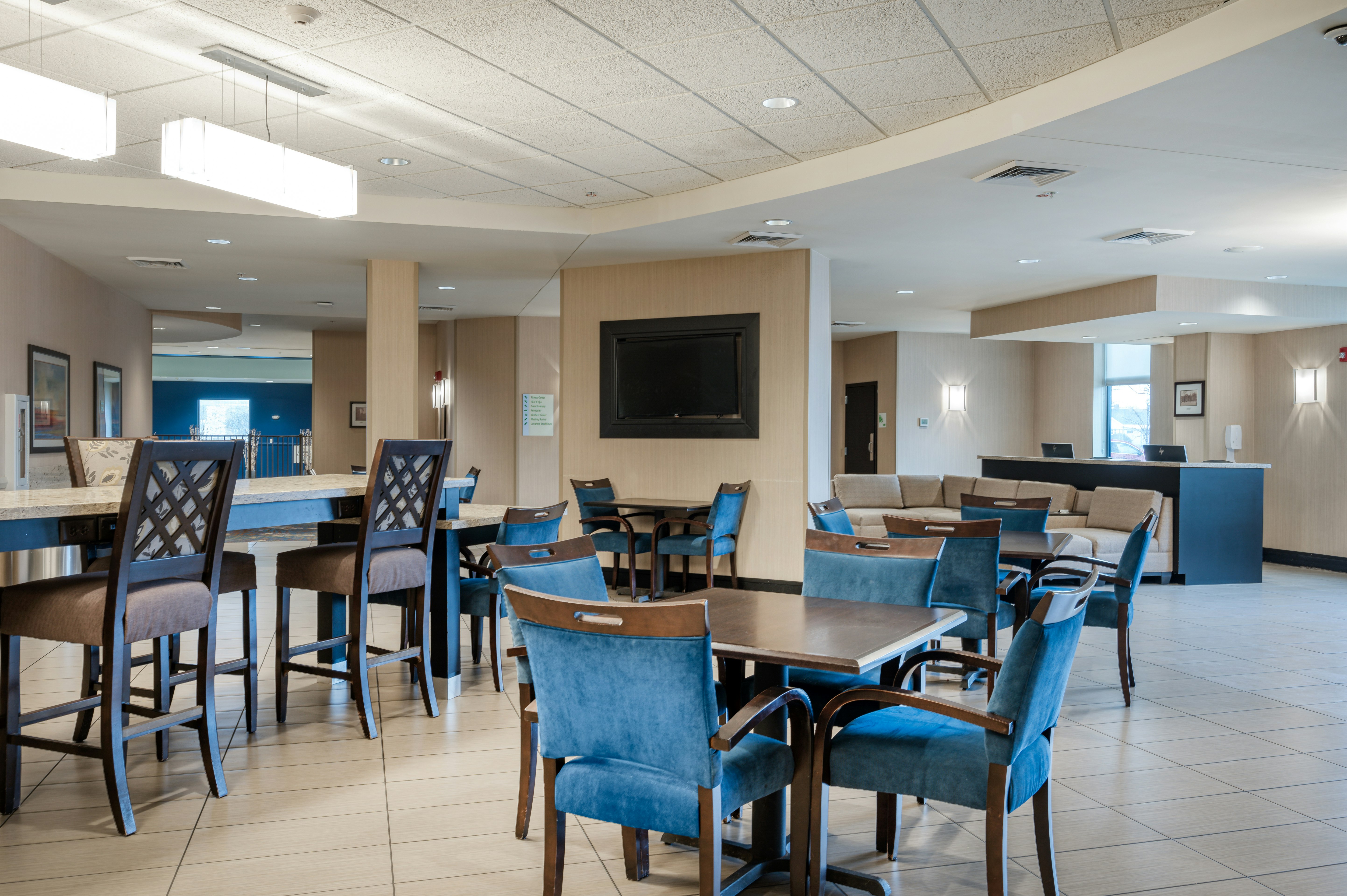 Holiday Inn Terre Haute 25/34