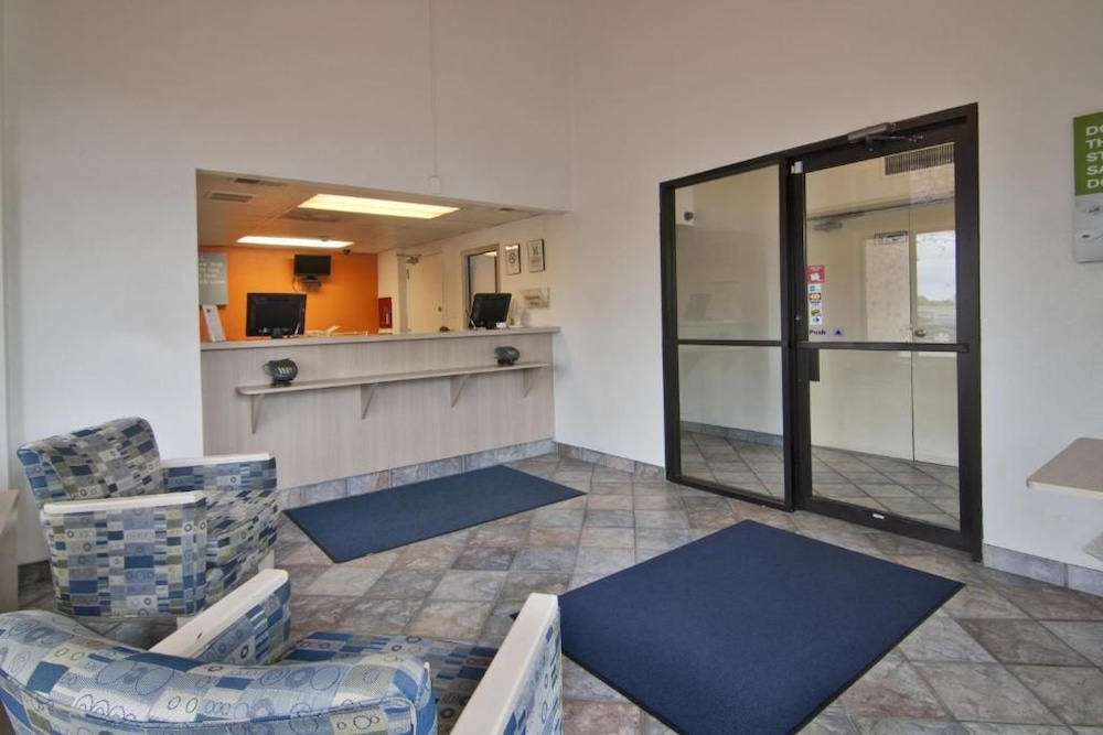 Motel6 Lakeville, MN - South - Lakeville 11/59