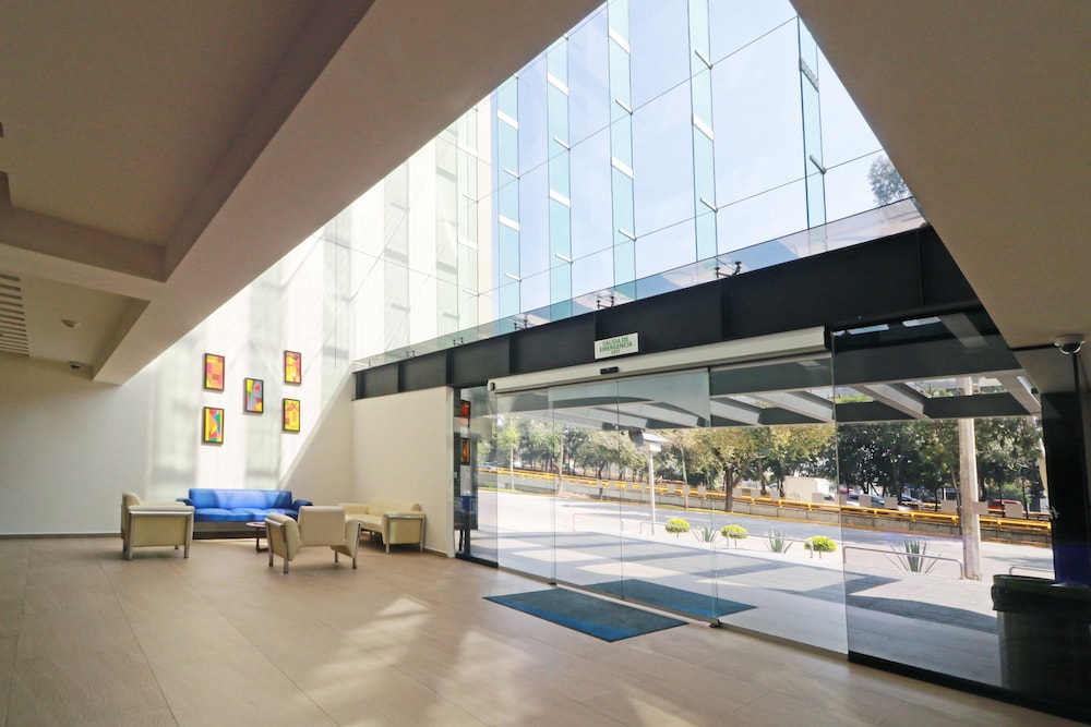 HOLIDAY INN EXPRESS MEXICO AEROPUERTO 15/37