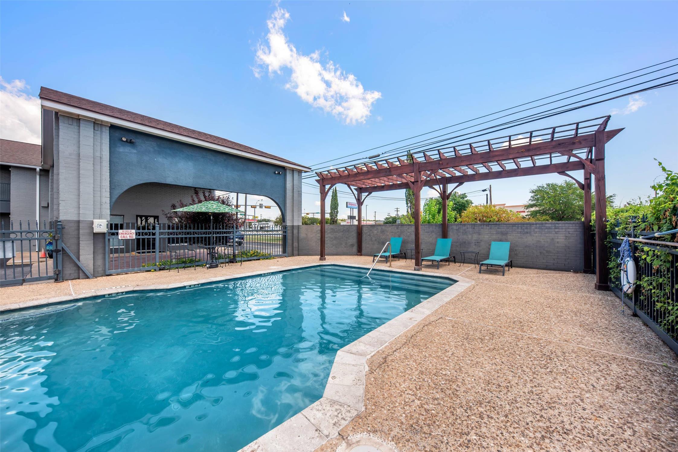 Quality Inn Near Lake Marble Falls 6/42