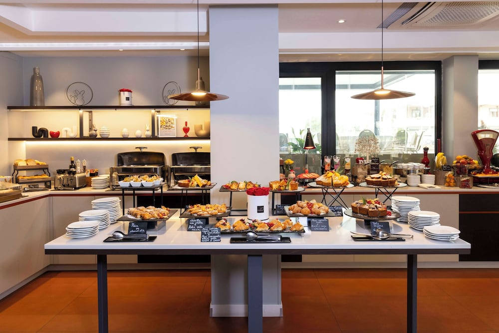 restaurant cafeteria