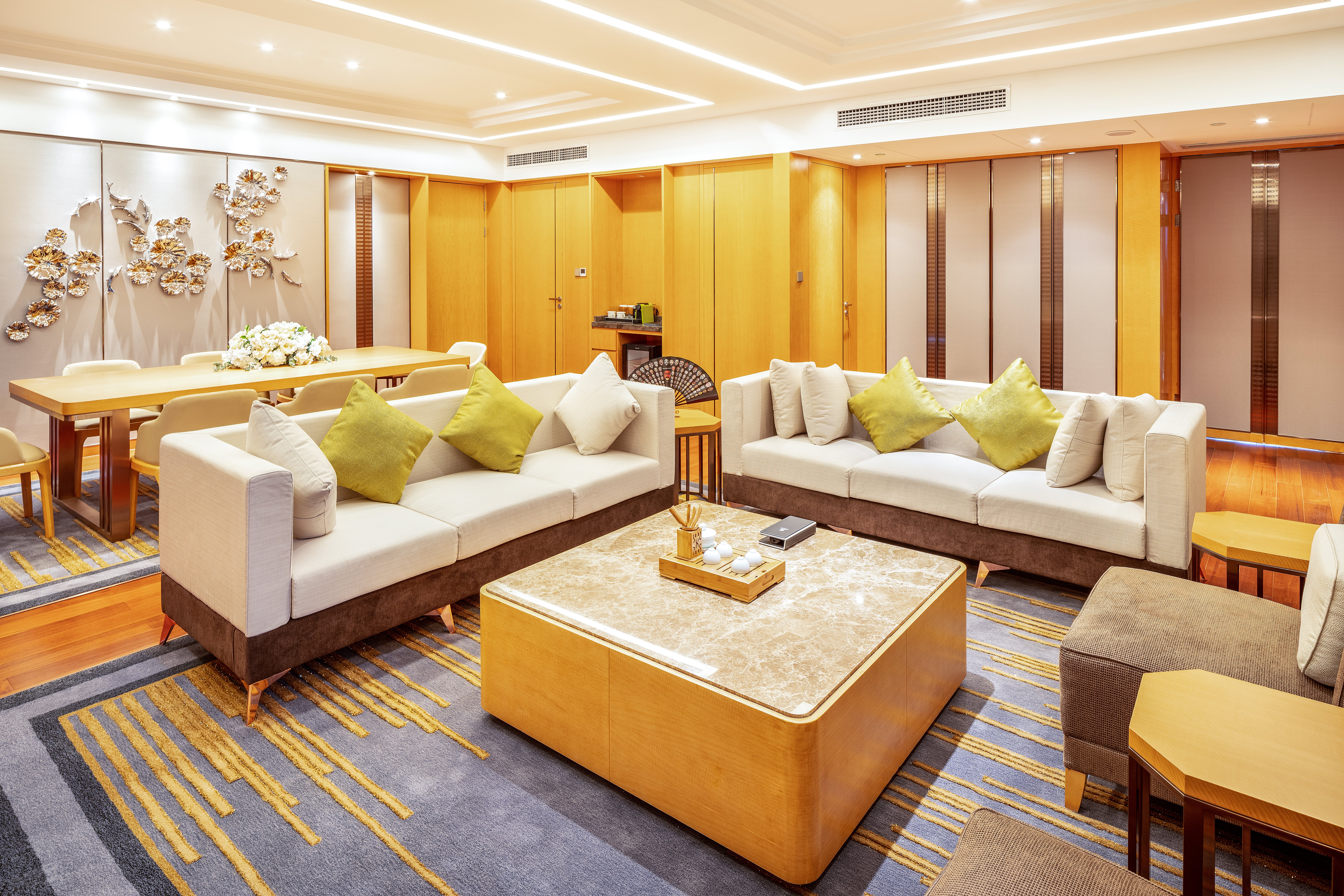 Holiday Inn Neijiang Riverside 48/81